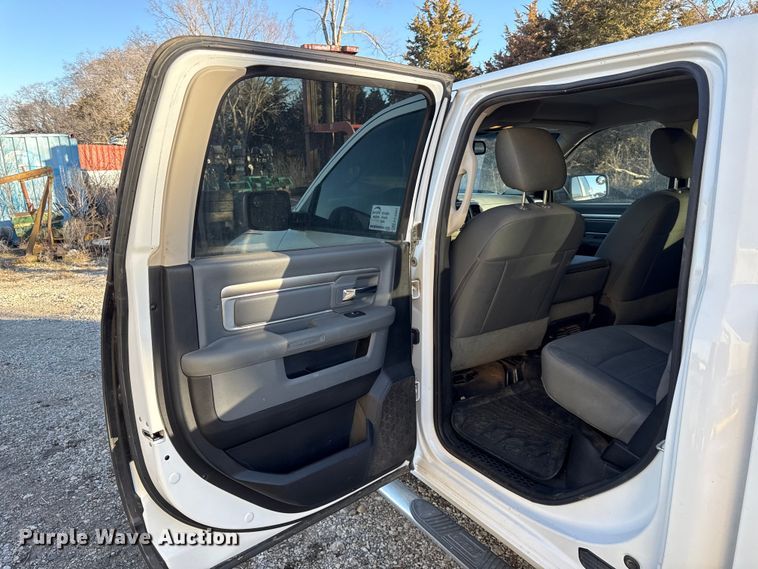 image for item EC4567 2016 Dodge Ram 2500 Crew Cab pickup truck