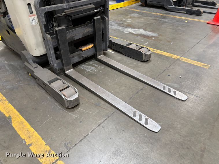 image for item EC8260 2016 Crown RM6025-45 reach truck