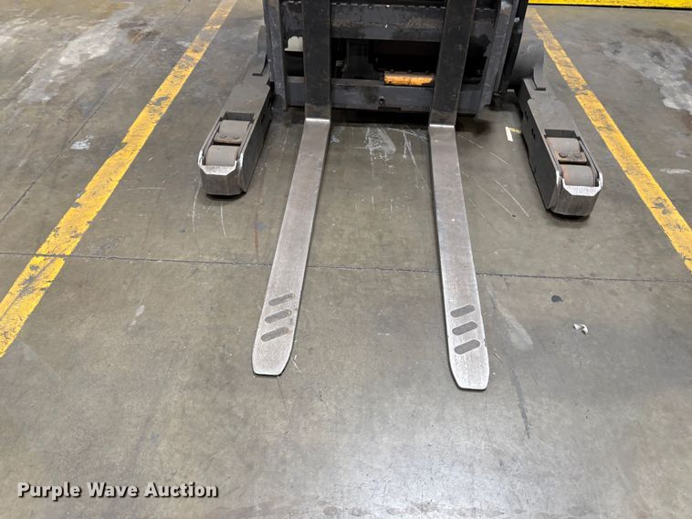 image for item EC8260 2016 Crown RM6025-45 reach truck