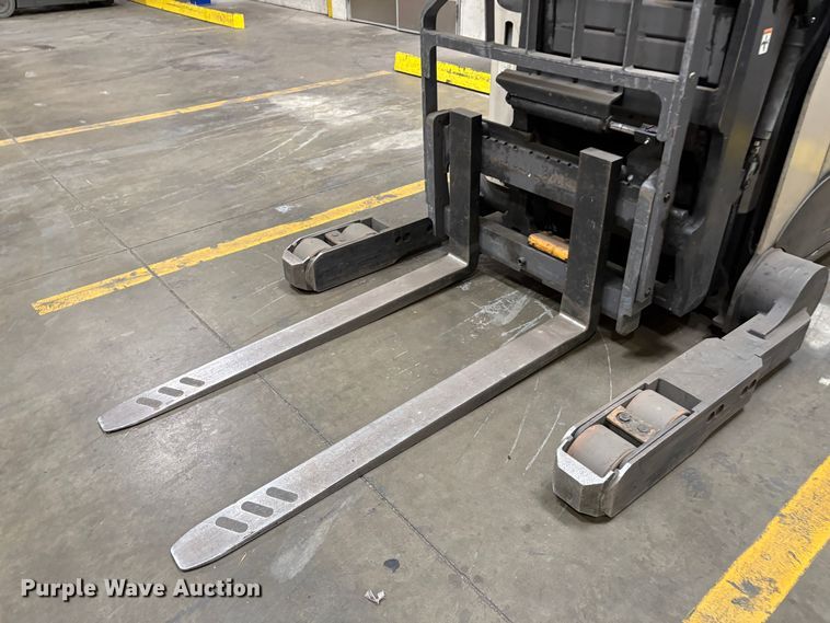 image for item EC8260 2016 Crown RM6025-45 reach truck