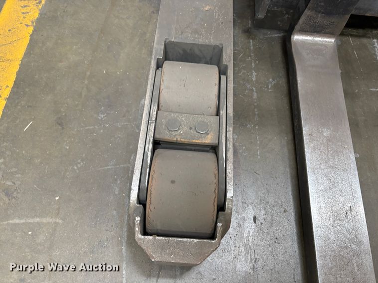 image for item EC8260 2016 Crown RM6025-45 reach truck