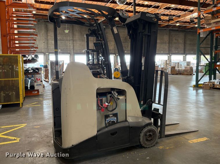 image for item EC8261 2015 Crown RC5545-40 forklift