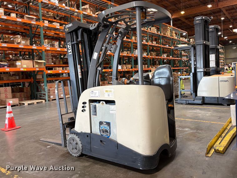 image for item EC8261 2015 Crown RC5545-40 forklift
