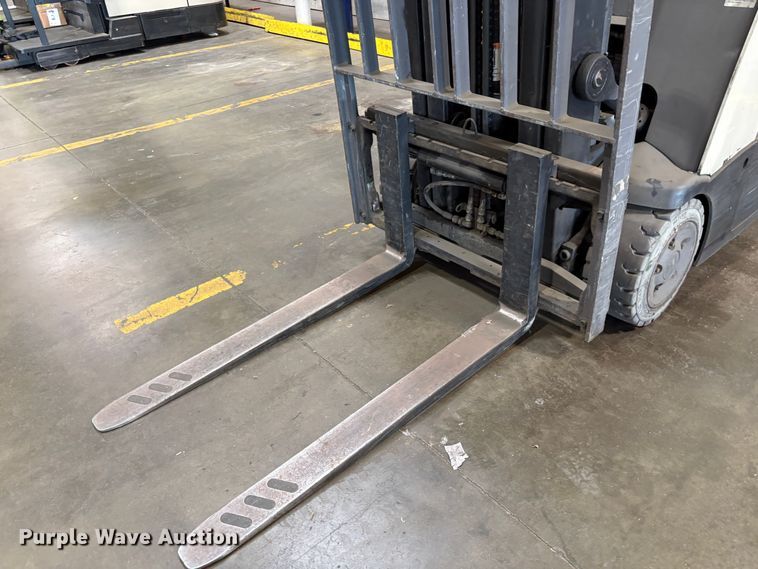 image for item EC8261 2015 Crown RC5545-40 forklift