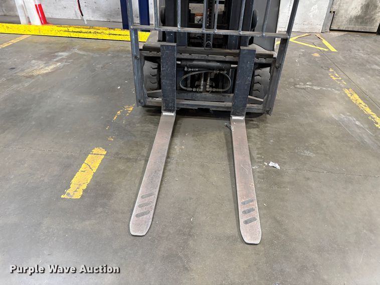 image for item EC8261 2015 Crown RC5545-40 forklift