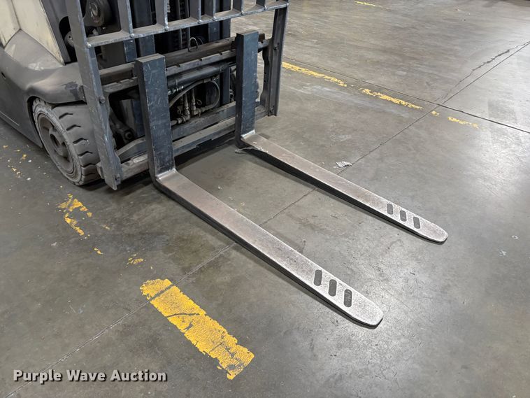 image for item EC8261 2015 Crown RC5545-40 forklift