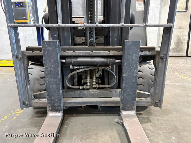 image for item EC8261 2015 Crown RC5545-40 forklift