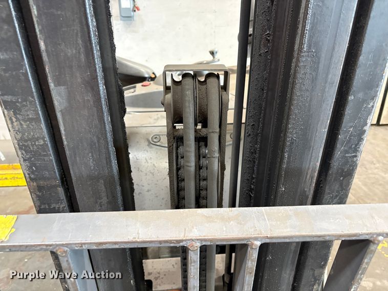 image for item EC8261 2015 Crown RC5545-40 forklift