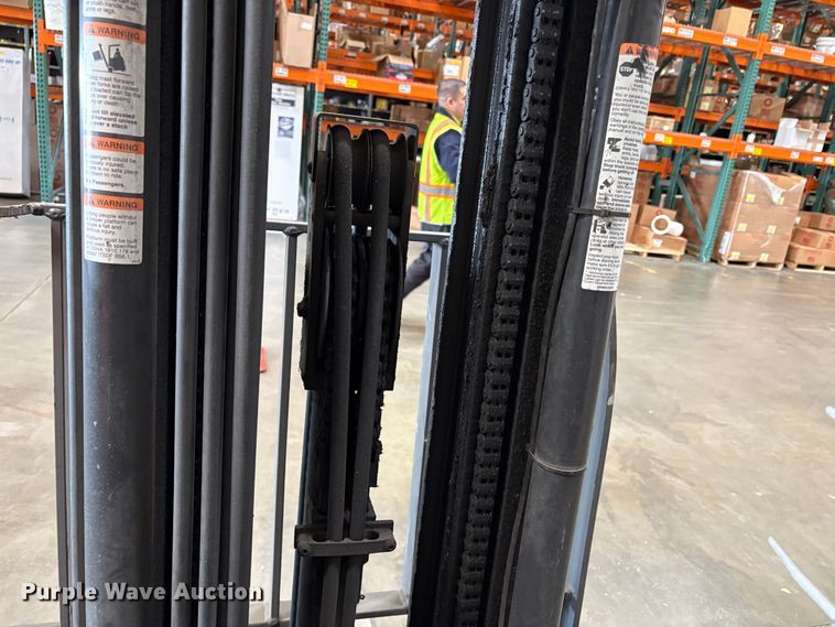 image for item EC8261 2015 Crown RC5545-40 forklift