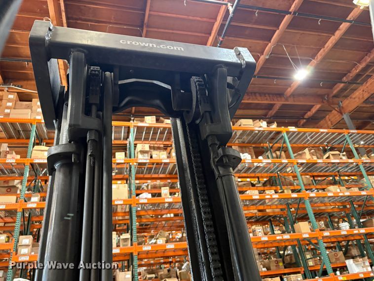 image for item EC8261 2015 Crown RC5545-40 forklift