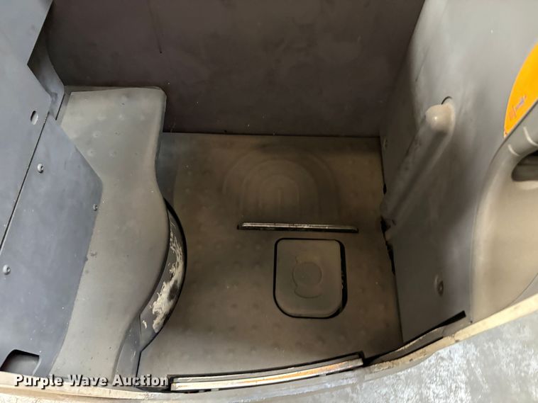 image for item EC8261 2015 Crown RC5545-40 forklift