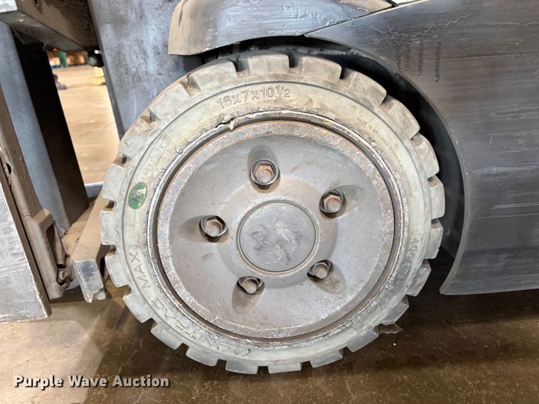 image for item EC8261 2015 Crown RC5545-40 forklift