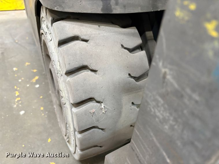 image for item EC8261 2015 Crown RC5545-40 forklift