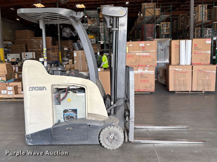 image for item EC8262 2015 Crown RC5545-40 forklift