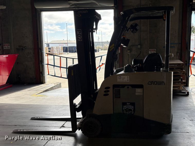 image for item EC8262 2015 Crown RC5545-40 forklift