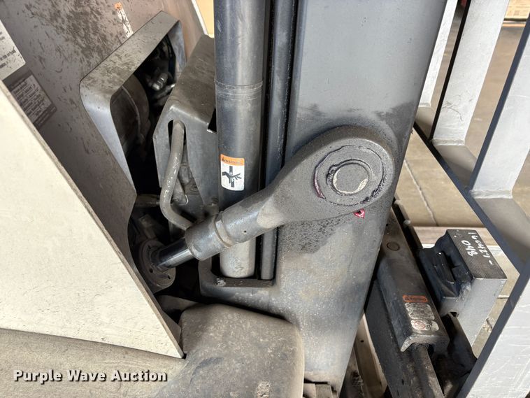 image for item EC8262 2015 Crown RC5545-40 forklift