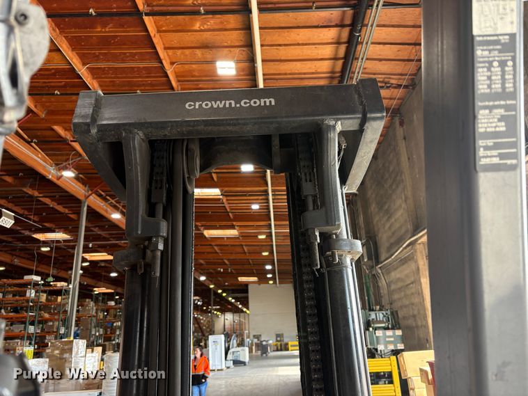 image for item EC8262 2015 Crown RC5545-40 forklift