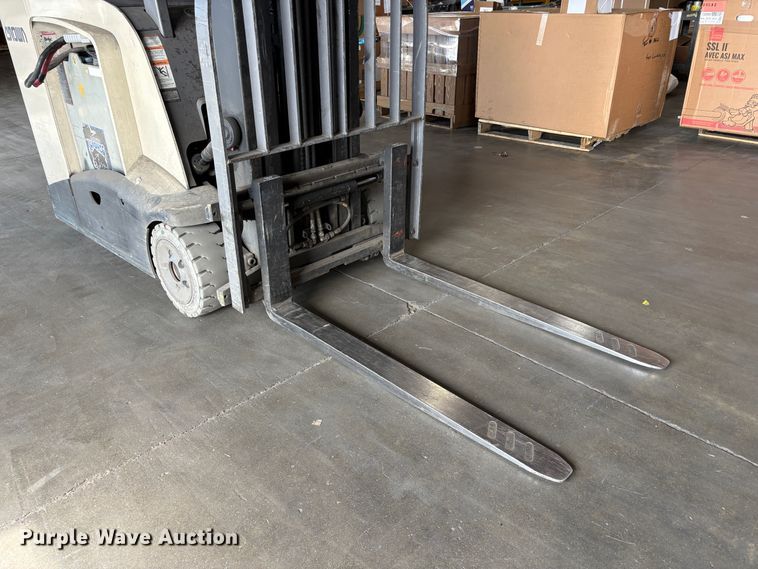 image for item EC8262 2015 Crown RC5545-40 forklift