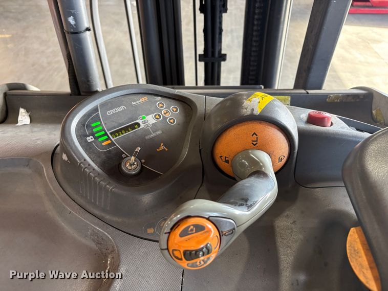 image for item EC8262 2015 Crown RC5545-40 forklift