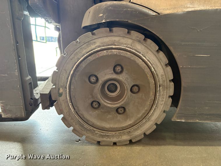 image for item EC8262 2015 Crown RC5545-40 forklift