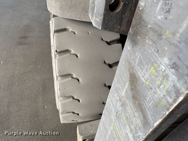 image for item EC8262 2015 Crown RC5545-40 forklift