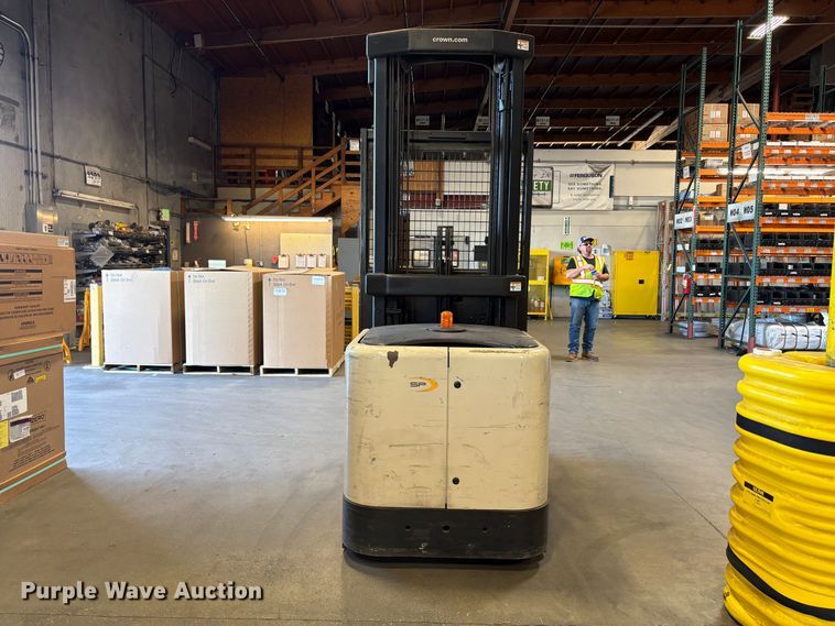 image for item EC8264 2016 Crown SP3520-30 order picker