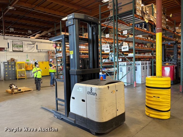 image for item EC8264 2016 Crown SP3520-30 order picker