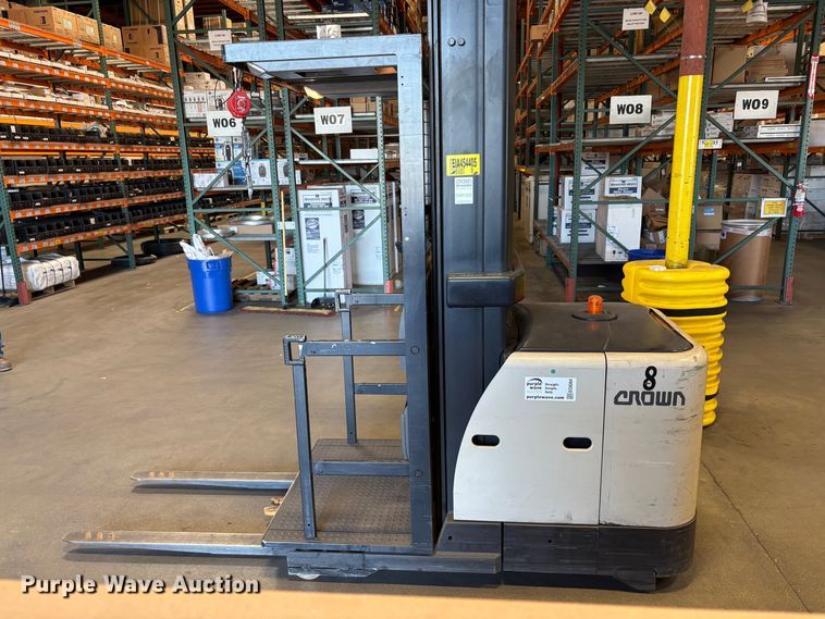 image for item EC8264 2016 Crown SP3520-30 order picker