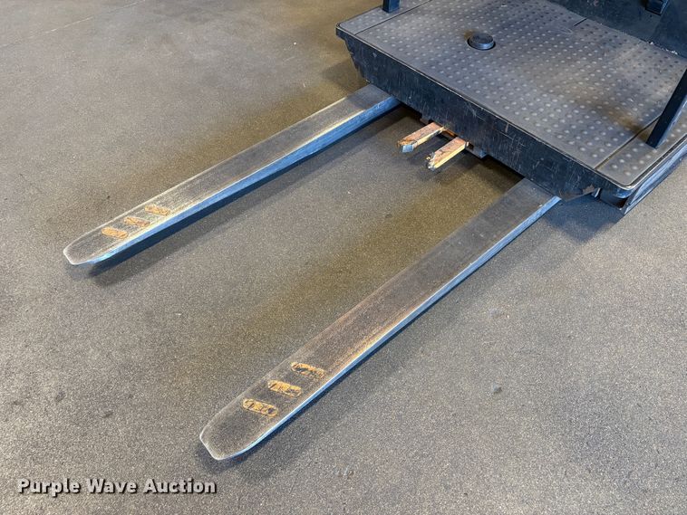 image for item EC8264 2016 Crown SP3520-30 order picker