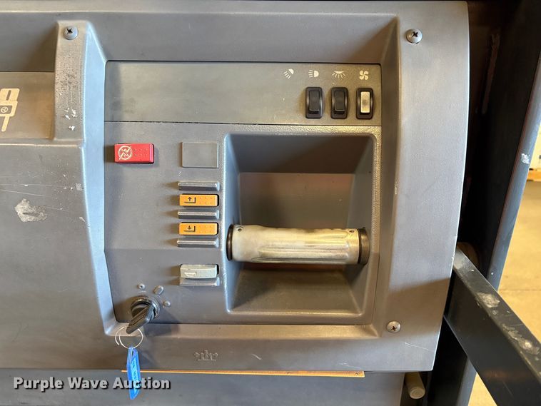 image for item EC8264 2016 Crown SP3520-30 order picker