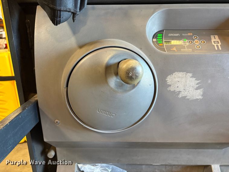 image for item EC8264 2016 Crown SP3520-30 order picker