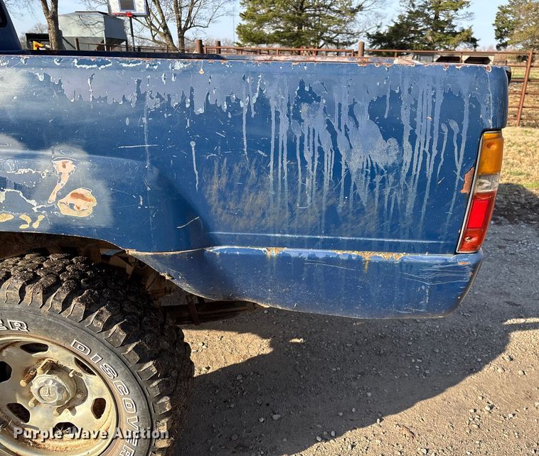 image for item ED2429 1986 Toyota pickup truck