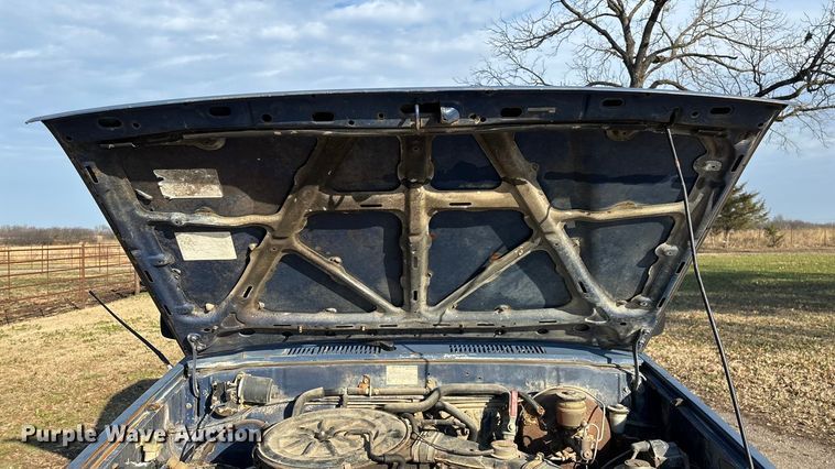 image for item ED2429 1986 Toyota pickup truck