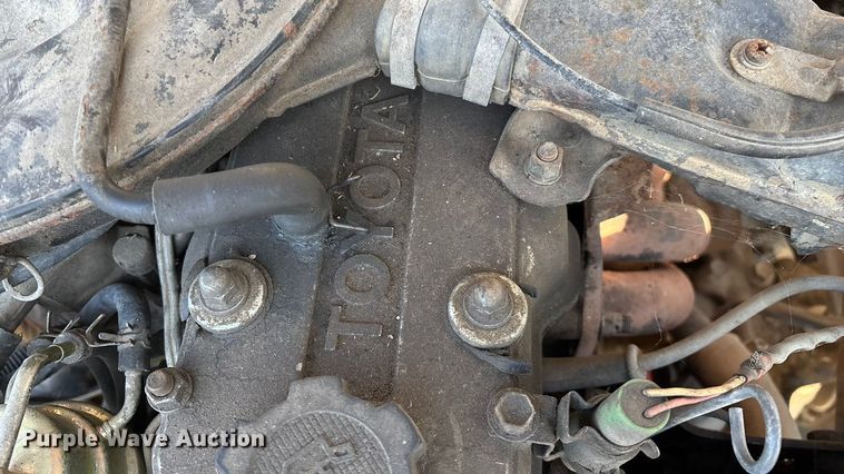 image for item ED2429 1986 Toyota pickup truck