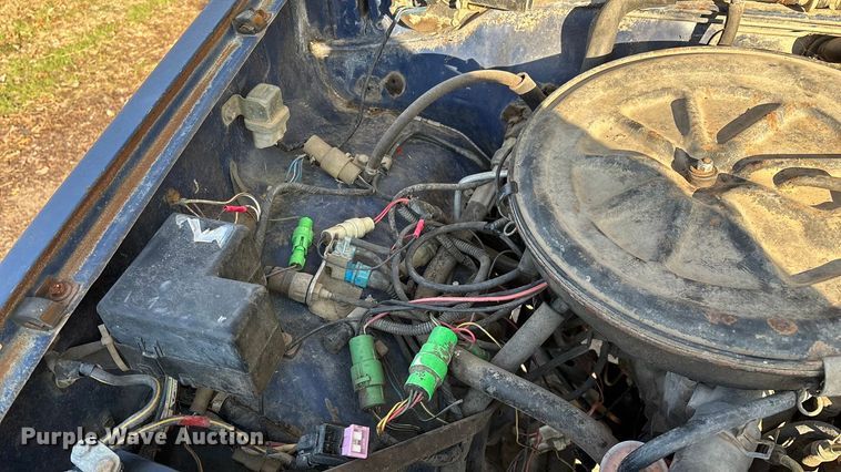 image for item ED2429 1986 Toyota pickup truck