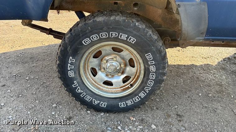 image for item ED2429 1986 Toyota pickup truck