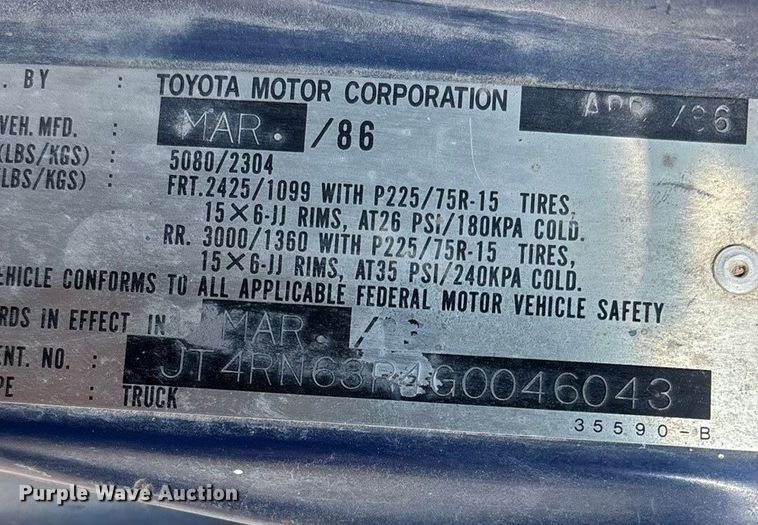 image for item ED2429 1986 Toyota pickup truck