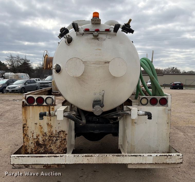 image for item ED5130 2013 Hino 268 vacuum truck