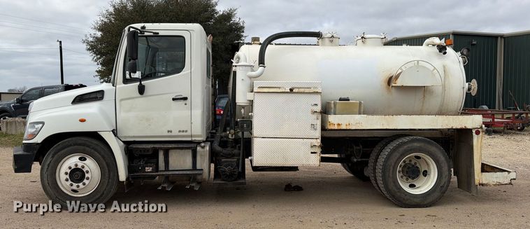 image for item ED5130 2013 Hino 268 vacuum truck