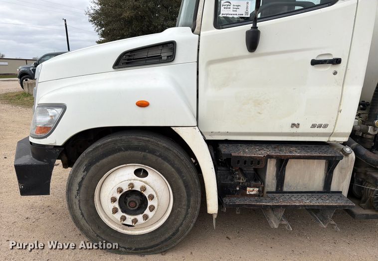 image for item ED5130 2013 Hino 268 vacuum truck