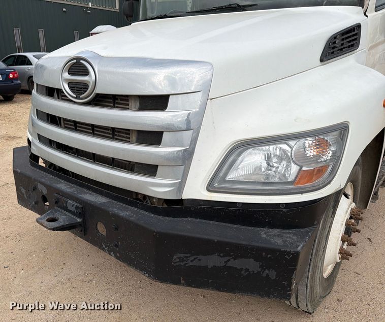 image for item ED5130 2013 Hino 268 vacuum truck