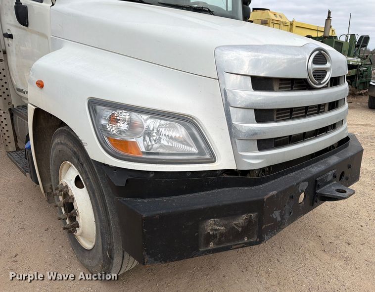 image for item ED5130 2013 Hino 268 vacuum truck