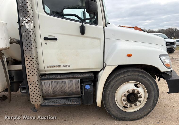 image for item ED5130 2013 Hino 268 vacuum truck