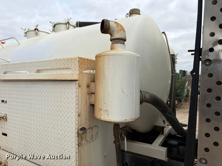 image for item ED5130 2013 Hino 268 vacuum truck