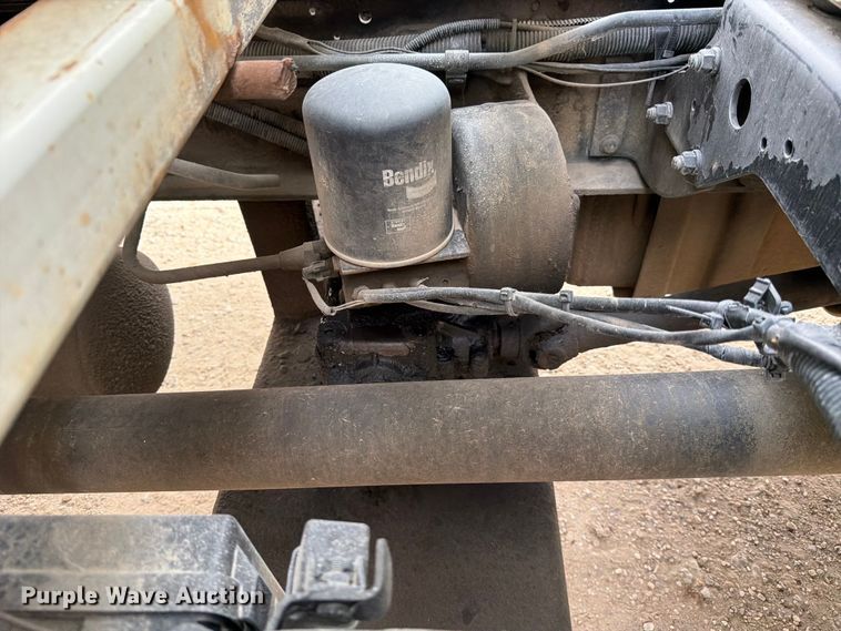 image for item ED5130 2013 Hino 268 vacuum truck