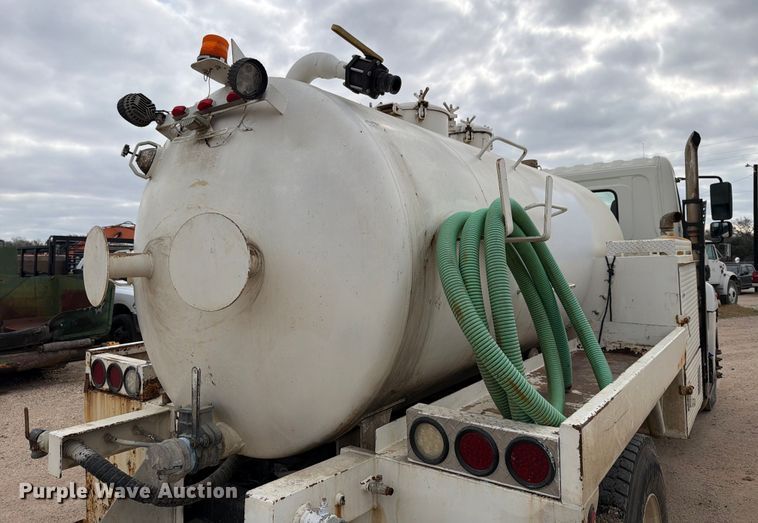 image for item ED5130 2013 Hino 268 vacuum truck