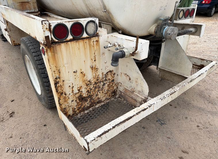 image for item ED5130 2013 Hino 268 vacuum truck