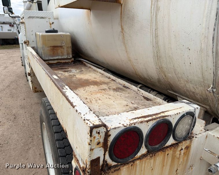 image for item ED5130 2013 Hino 268 vacuum truck