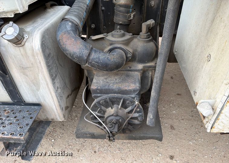 image for item ED5130 2013 Hino 268 vacuum truck