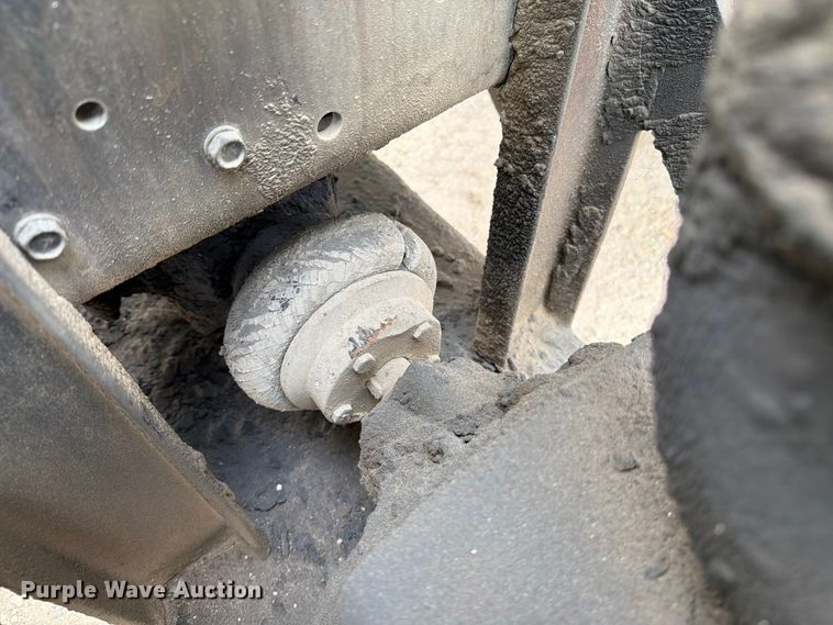 image for item ED5130 2013 Hino 268 vacuum truck